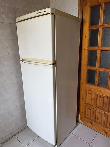 pec satilir: AZMAYESH markalı ikiqapılı soyuducu. Ağ rəngdə, üst hissədə — 3