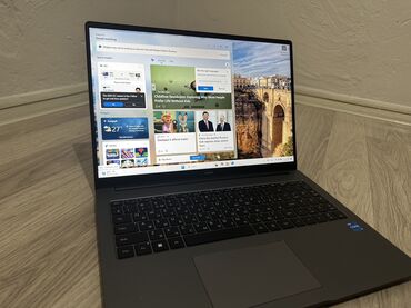 Acer: Intel Core i5, 16 GB, 16 "