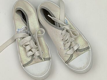 Sport shoes 32, Used