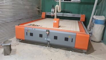 Kasalar: Hertz markalı CNC router, ağac və digər materialların dəqiq kəsilməsi