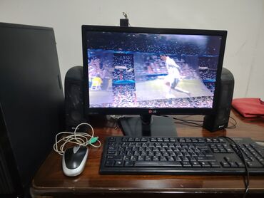 Masaüstü kompüterlər və iş stansiyaları: Salam tam islekdi elave neyi var verlecek telfonla barter olnur — 9