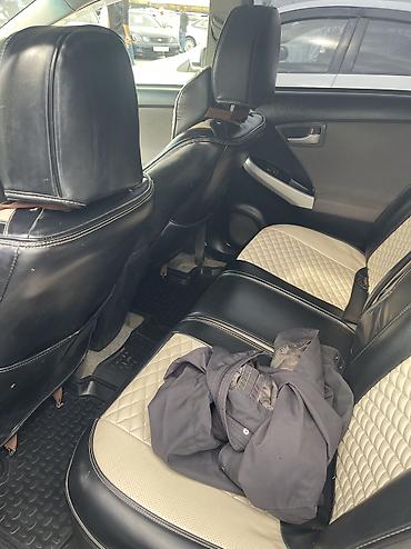 Транспорт: Toyota Prius: 2015 г., 1.8 л, Бензин, Хэтчбэк — 10