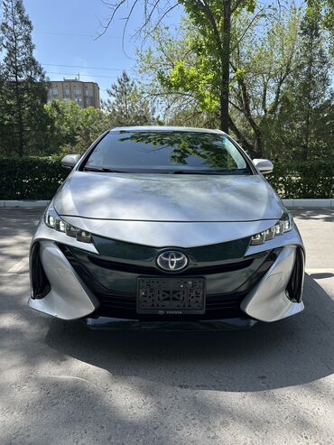 Toyota: Toyota Prius: 2017 г., 1.8 л, Вариатор, Гибрид, Хэтчбэк