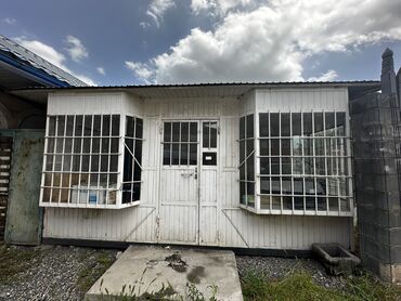 Магазины: Продаю павильон. В хорошем состоянии. Цена 170000 сом