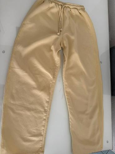 de facto farmerke: ZARA Straight Plush Trousers – ženske trenerke ravnog kroja - Model — 3