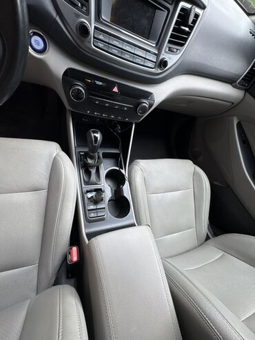 Hyundai: Hyundai Tucson: 1.6 l | Krossover — 8