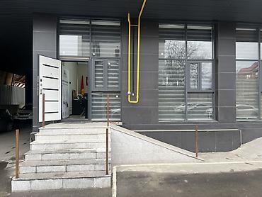 Продажа салонов красоты и кабинетов: Продаётся коммерческое помещение в мкр. Джал Отличная локация — рядом — 7