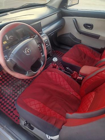 Digər avtomobillər: Sedan avtomobil – boz rəng - 4 qapı, 5 yerlik - Ön və arxa optikalar — 11