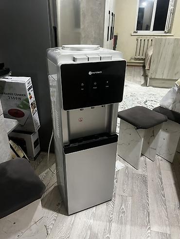 Кулер для воды Eurotech (напольный, с верхней загрузкой бутыли) at lalafo.kg Кулер для воды Eurotech (напольный, с верхней загрузкой бутыли)