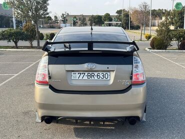 Toyota: Toyota Prius: 1.5 l | 2009 il