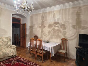 Köhnə tikili: 3 otaqlı mənzil – daxili planlaşdırma və xüsusiyyətlər - Geniş zal — 7