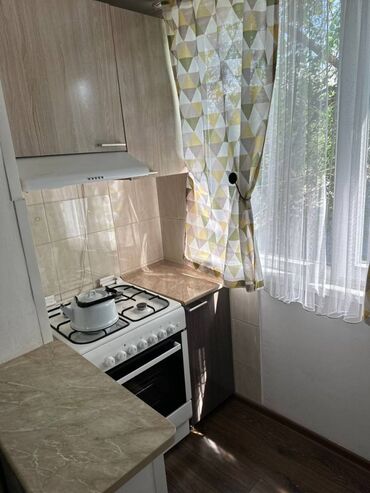 1 комнатная квартира на продажу: 1 комната, 37 м², Индивидуалка, 3 этаж, Евроремонт