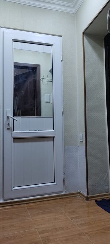 Uzunmüddətli kirayə mənzillər: Kirayə üçün 2otaqlı mənzil. Təsvir: - Daxili plan: zal, ayrıca yataq — 14