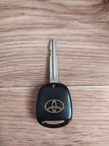 Противоугонные устройства: Ключи от Тойота сюрф 185 и 215, Королла филдер, . цена договорная