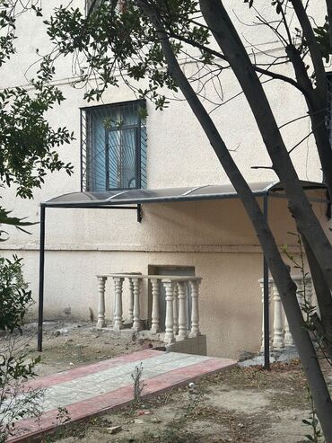 Q.Qarayevde 5 mertebeli binanln padvalı arendaya verilir. Sahesi 70m2