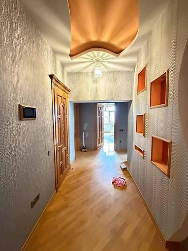 laura mtk: Bakıxanov qəs., 3 otaqlı, Yeni tikili, 157 kv. m — 3