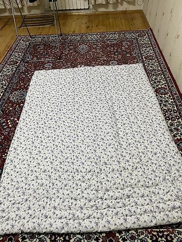 Çiçək naxışlı yorğan - Ölçü: təxminən iki nəfərlik (şəkildə geniş