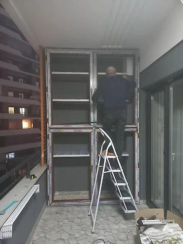 Balkon dolabları: Plastik polkalı şkaflar ağ və rəngli keyfiyyətli profillə yığılır — 7