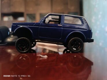 Oyuncaqlar: Peredok verilmiş Niva model car təzədir