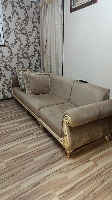 Klassik üslubda 3 yerlik yumşaq divan - Rəng: açıq qəhvəyi (bej lalafo.az -da Klassik üslubda 3 yerlik yumşaq divan - Rəng: açıq qəhvəyi (bej