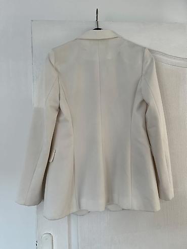 marka only: Elegantni ženski sako Koton Business - Boja: nežna krem/bela - Model — 6
