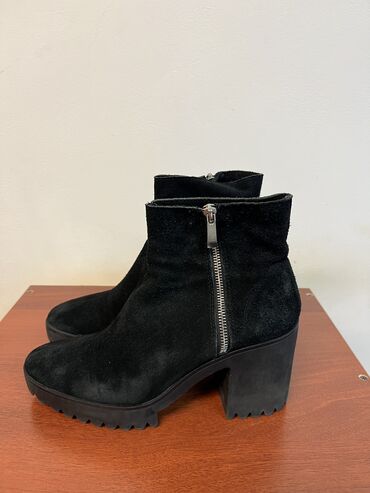 бесплатные: Отдаю даром сапоги Zara 40 размера