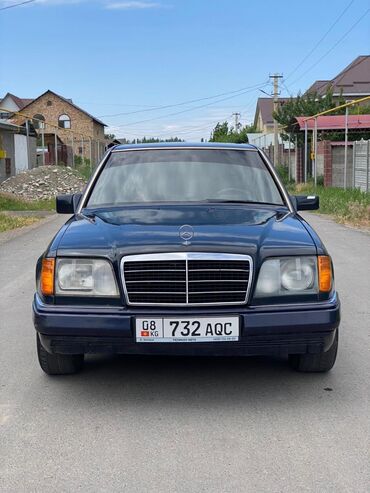 Mercedes-Benz: Mercedes-Benz E 220: 1993 г., 2.2 л, Механика, Бензин, Седан