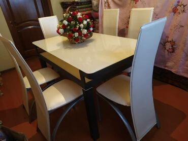 кухонный стол на 6 персон в Кыргызстан | НАБОРЫ ПОСУДЫ: Стеклянный стол и кожанные стулья комплект отдельно не продается