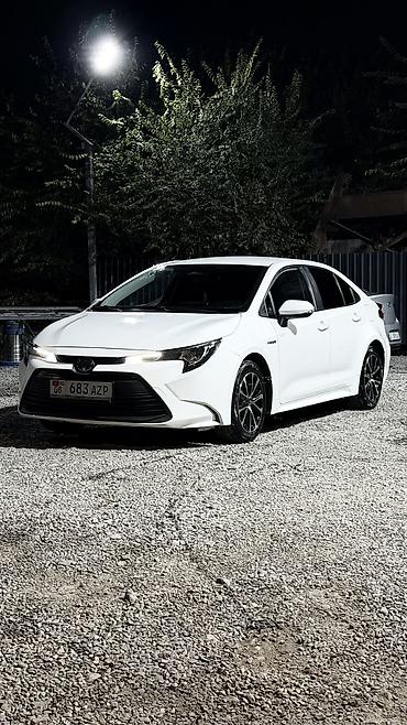 Toyota: Toyota Corolla: 2023 г., 1.8 л, Вариатор, Гибрид, Седан — 4