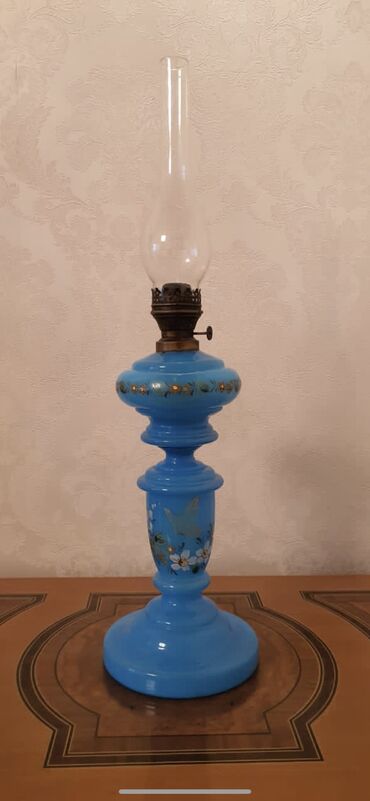 qedimi lampalar: Əl işi işləməli lampa