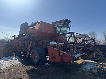 Зерноуборочные комбайны: НА ХОДУ!!! Комбайн зерноуборочный (самоходный), классический клавишный — 1