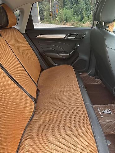 мини электро: Roewe Ei6: 2019 г., 1.5 л, Автомат, Гибрид, Седан — 6