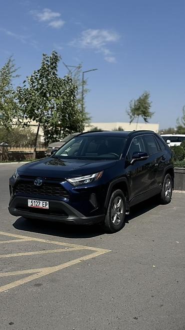 byd e2 2024: Toyota RAV4: 2022 г., 2.5 л, Автомат, Гибрид, Кроссовер — 2