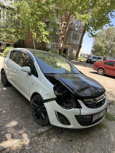 Opel: Продаю машину срочность Состояние очень хорошее Опель Корса