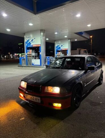 BMW: BMW 318: 1993 г., 1.8 л, Механика, Бензин, Купе
