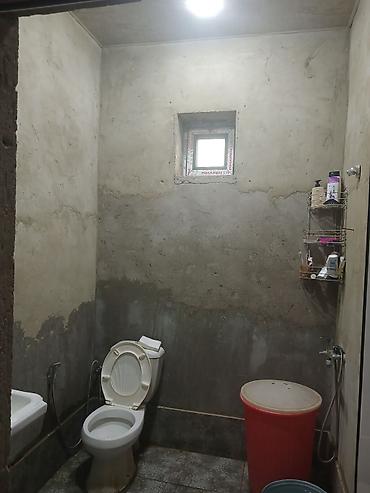 İcarəyə anbar və emalatxanalar: Təsvir: - Həyətdə yerləşən kiçik daş tikili (tövlə/ambar/ustaxana — 13