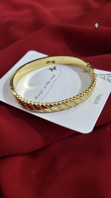 Bilərziklər: Qızılı rəngli, paslanmayan poladdan (STEEL) bəzək bilərziyi. Oval -da lalafo.az — 6 Bilərziklər: Qızılı rəngli, paslanmayan poladdan (STEEL) bəzək bilərziyi. Oval — 6