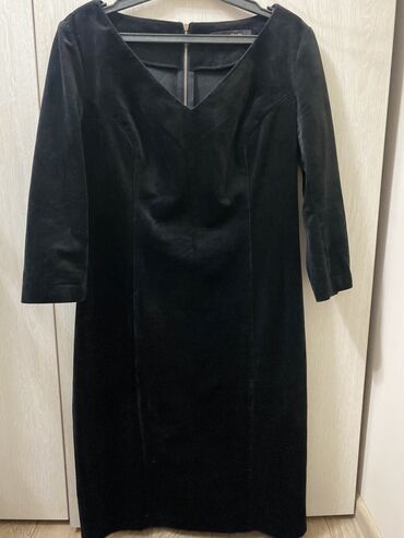 черное платье размер 38: Вечернее платье, Коктейльное, Средняя модель, Бархат, С рукавами, M (EU 38)