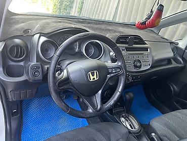 тенир тоо: Honda Fit: 2009 г., 1.5 л, Автомат, Бензин, Хетчбек — 4