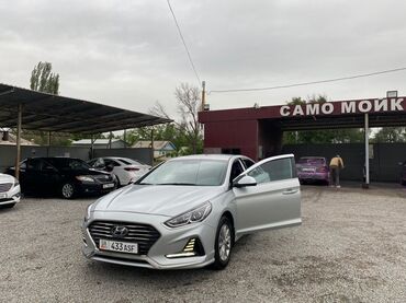 шевроле спарк 2017 цена: Автомобиль Hyundai Sonata 2018 серебристого цвета. Седан с просторным
