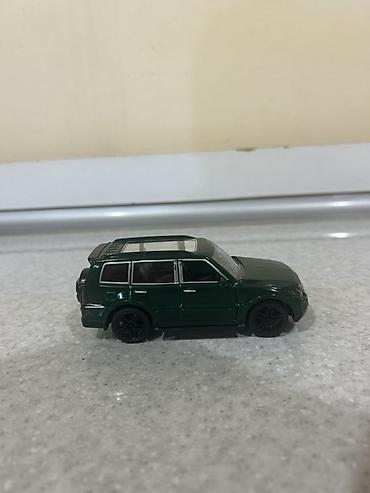 Masaüstü kolleksiya üçün model avtomobil – yaşıl rəngli SUV tipli — 4
