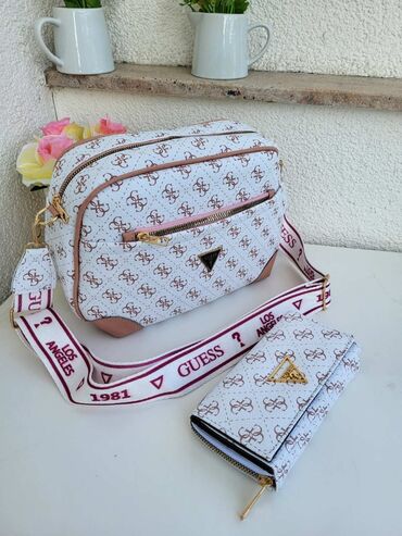 Torbe: Cena torbi 2900
cena novcanika 2200
Porez — 16