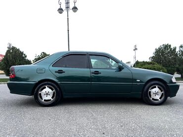 Mercedes-Benz: Salam. Avtomobil şəkildən görsəndiyi kimi ideal vəziyyətdədir.Heç bir — 7