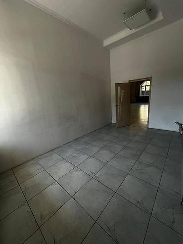 Продажа помещений свободного назначения: Продаётся коммерческое помещение в самом сердце города! Адрес: ул — 10