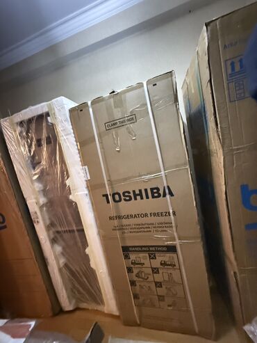 köhnə soyuducuların satışı: Yeni 2 qapılı Toshiba Soyuducu Satılır, rəng - Boz