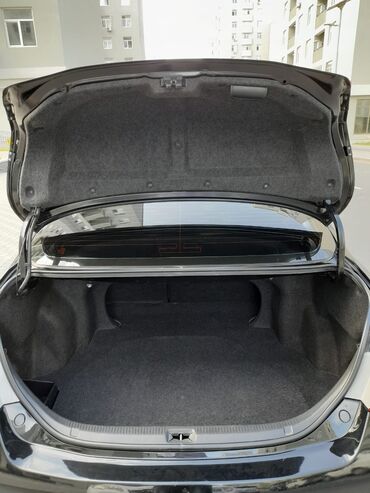 Toyota: Toyota Camry: 2.4 l | 2010 il Sedan — 16