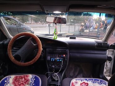 Audi: Audi S4: 1993 г., 2 л, Механика, Газ, Седан