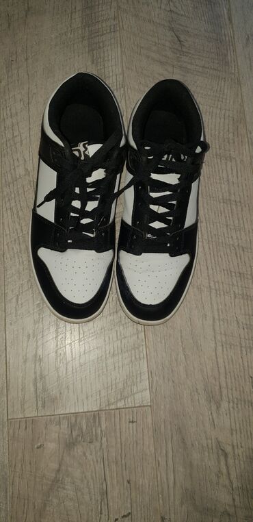 Women's Sneakers and athletic shoes: 40, bоја - Crna — 9