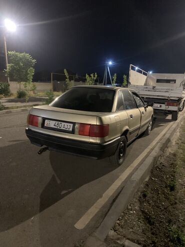 Audi: Audi 80: 1989 г., 1.8 л, Механика, Бензин, Седан