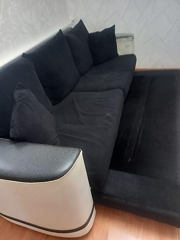 kiçik divanlar: Qara-ağ dizaynda yumşaq dəri/parça kombinasiyalı divan - 3 nəfərlik — 1